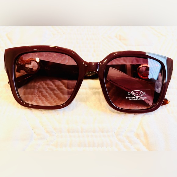 Oscar de la Renta Sunglasses - Picture 1 of 5